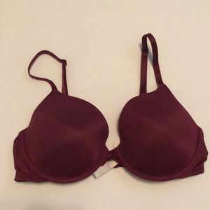 PINK Wear Everywhere t-shirt lightly lined bra